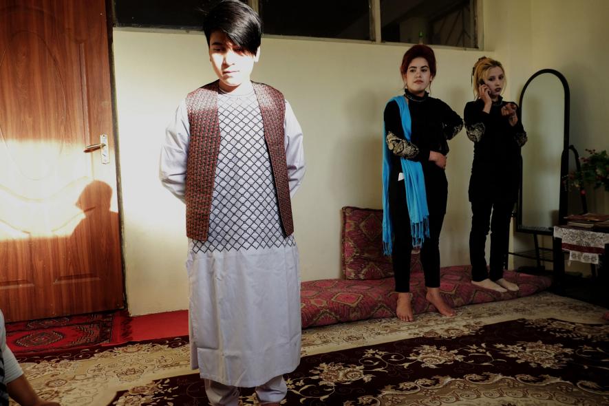 Foto de Loulou D'Aki, National Geographic (meninas na sociedade afegã)